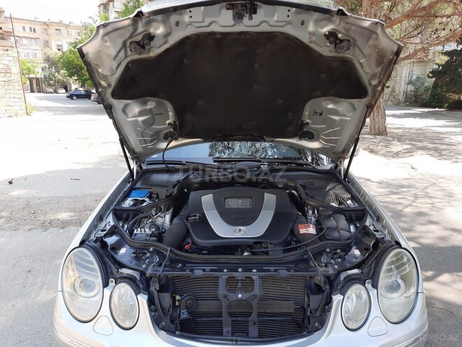 Mercedes E 280 2006, 270,000 km - 2.8 l - Bakı