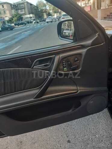 Mercedes E 320 2001, 170,000 km - 3.2 l - Bakı
