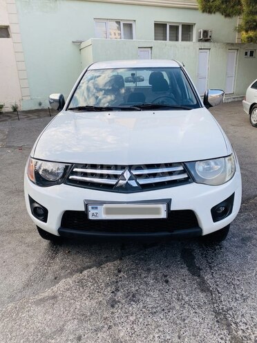Mitsubishi L200 2014, 289,000 km - 2.5 л - Bakı