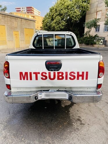 Mitsubishi L200 2014, 289,000 km - 2.5 л - Bakı