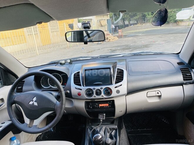 Mitsubishi L200 2014, 289,000 km - 2.5 л - Bakı