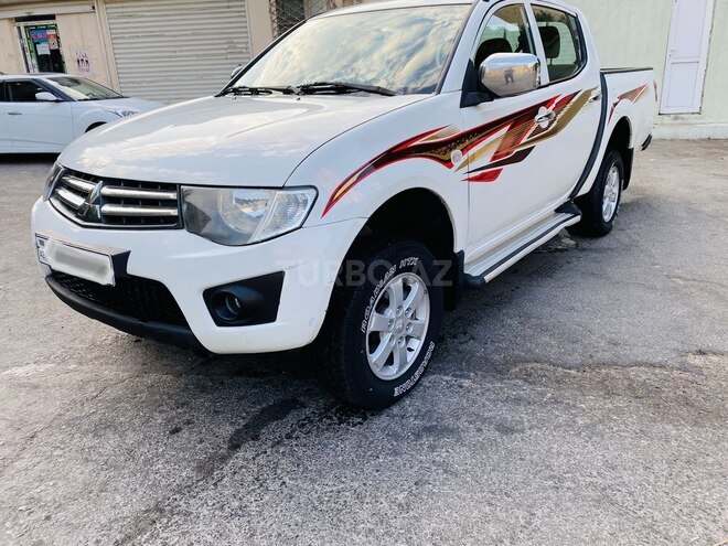 Mitsubishi L200 2014, 289,000 km - 2.5 л - Bakı