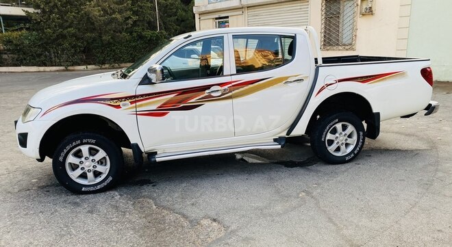 Mitsubishi L200 2014, 289,000 km - 2.5 л - Bakı
