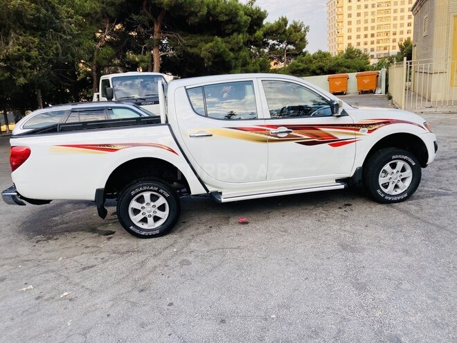 Mitsubishi L200 2014, 289,000 km - 2.5 л - Bakı