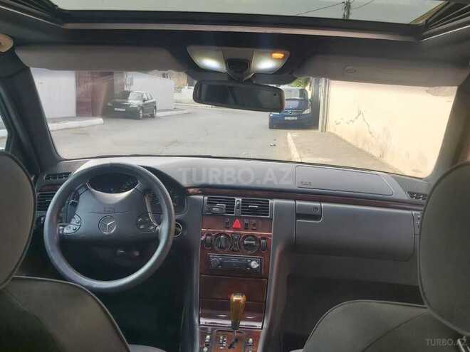 Mercedes E 220 2000, 391,000 km - 2.2 l - Xırdalan