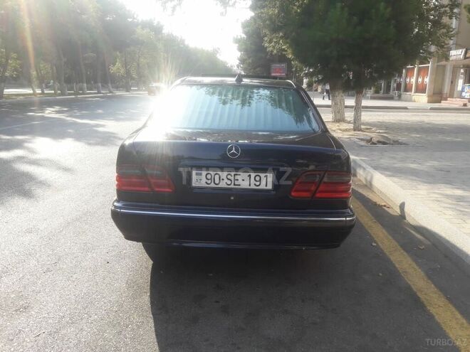 Mercedes E 240 1998, 365,000 km - 2.4 л - Sumqayıt