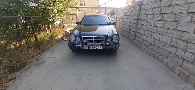 Mercedes E 240 1999, 298,000 km - 2.4 l - Bakı