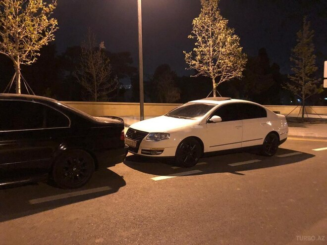 Volkswagen Passat 2005, 208,000 km - 2.0 l - Bakı