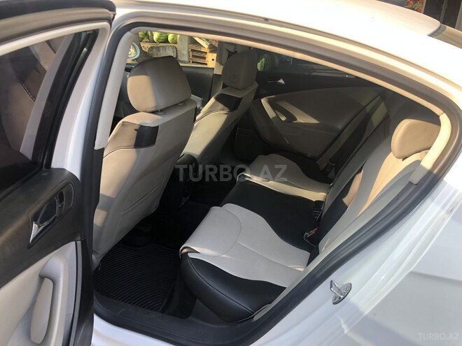 Volkswagen Passat 2005, 208,000 km - 2.0 l - Bakı