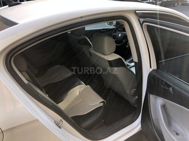 Volkswagen Passat 2005, 208,000 km - 2.0 l - Bakı