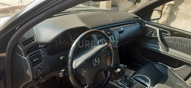 Mercedes E 240 1999, 298,000 km - 2.4 l - Bakı
