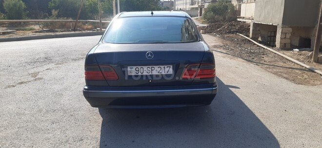 Mercedes E 240 1999, 298,000 km - 2.4 l - Bakı