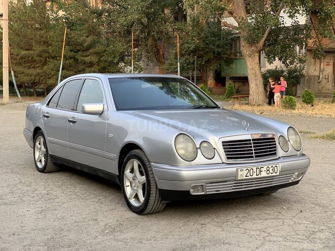 Mercedes E 280 1999, 256,000 km - 2.8 l - Gəncə