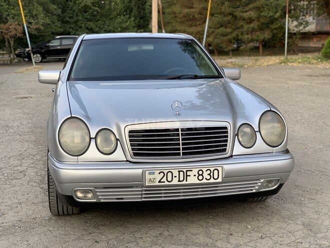 Mercedes E 280 1999, 256,000 km - 2.8 l - Gəncə