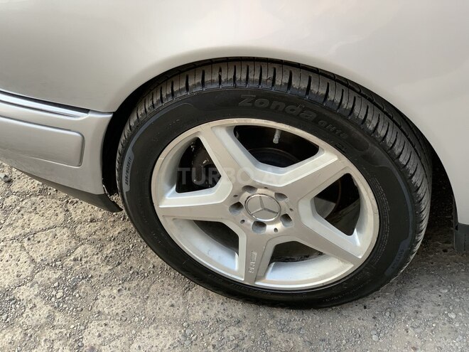 Mercedes E 280 1999, 256,000 km - 2.8 l - Gəncə