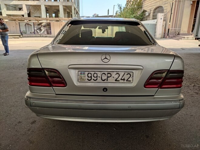 Mercedes E 270 2000, 351,000 km - 2.7 l - Bakı