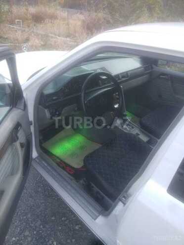 Mercedes E 230 1990, 295,980 km - 2.3 l - Qəbələ