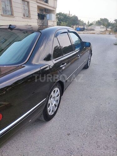 Mercedes E 240 1997, 338,000 km - 2.4 l - Bakı