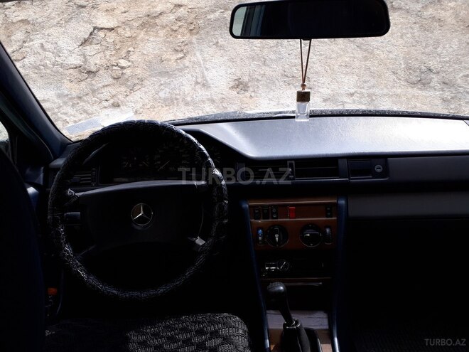 Mercedes E 300 1987, 267,000 km - 3.0 l - Bakı