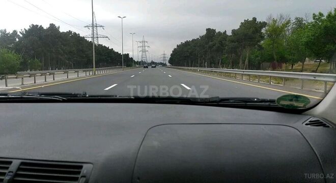 BMW 528 1997, 258,000 km - 2.8 l - Sumqayıt