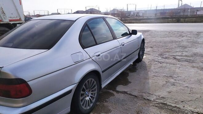 BMW 528 1997, 258,000 km - 2.8 l - Sumqayıt
