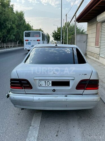 Mercedes E 220 1996, 350,000 km - 2.2 l - Bakı