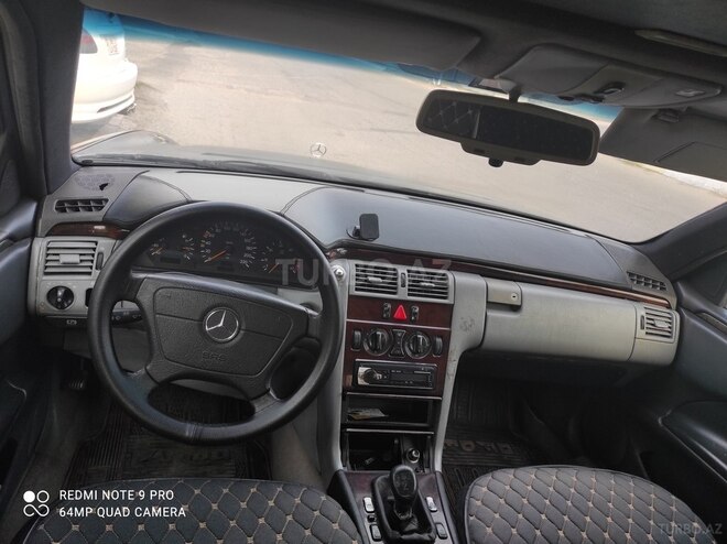 Mercedes E 220 1996, 286,682 km - 2.2 l - Sumqayıt