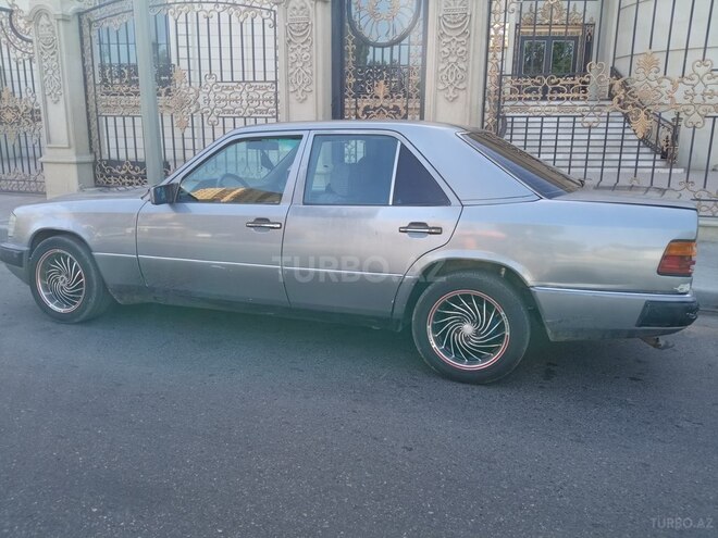 Mercedes E 230 1990, 380,000 km - 2.3 l - Bakı