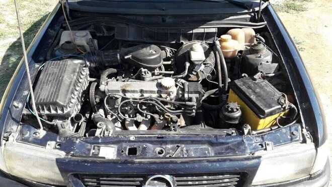 Opel Astra 1995, 278,000 km - 1.6 l - Bakı