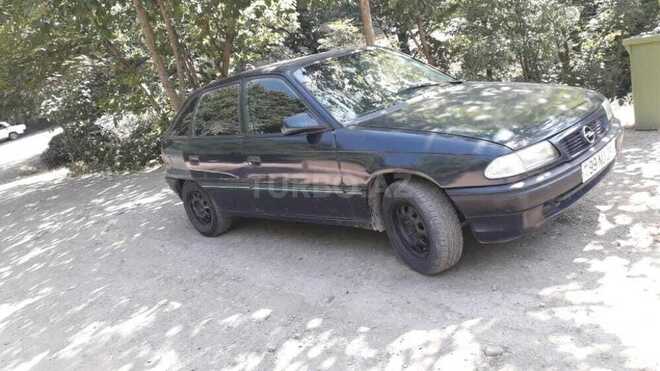 Opel Astra 1995, 278,000 km - 1.6 l - Bakı