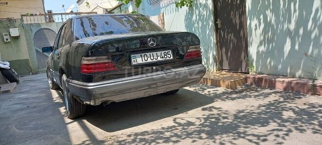 Mercedes E 220 1994, 320,000 km - 2.2 л - Bakı