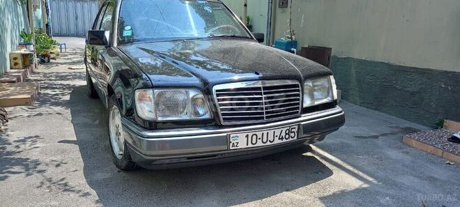 Mercedes E 220 1994, 320,000 km - 2.2 л - Bakı