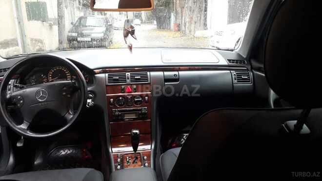Mercedes E 220 2001, 502,836 km - 2.2 l - Bakı