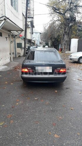 Mercedes E 220 2001, 502,836 km - 2.2 l - Bakı