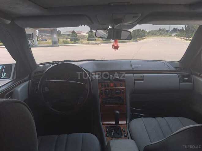 Mercedes E 240 1997, 228,000 km - 2.4 л - Bakı