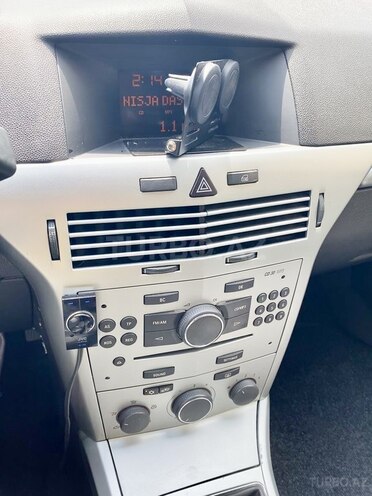 Opel Astra 2009, 139,000 km - 1.4 л - Bakı