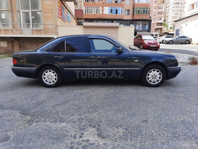 Mercedes E 240 1998, 290,000 km - 2.4 л - Bakı