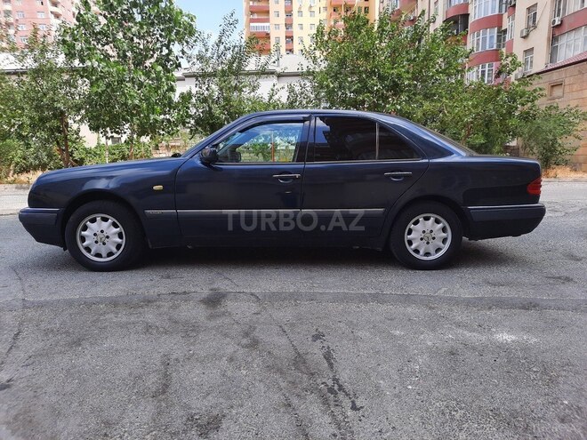 Mercedes E 240 1998, 290,000 km - 2.4 л - Bakı