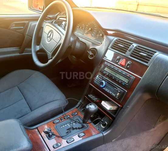 Mercedes E 280 1997, 240,000 km - 2.8 л - Bakı