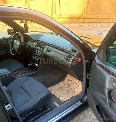 Mercedes E 280 1997, 240,000 km - 2.8 л - Bakı