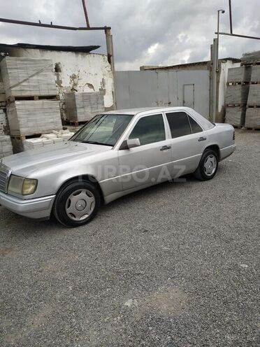 Mercedes E 200 1989, 200,000 km - 2.0 l - Bakı