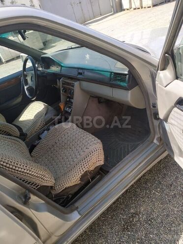 Mercedes E 200 1989, 200,000 km - 2.0 l - Bakı