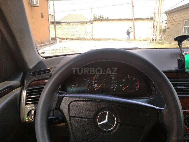 Mercedes E 220 2000, 280,000 km - 2.2 l - Bakı