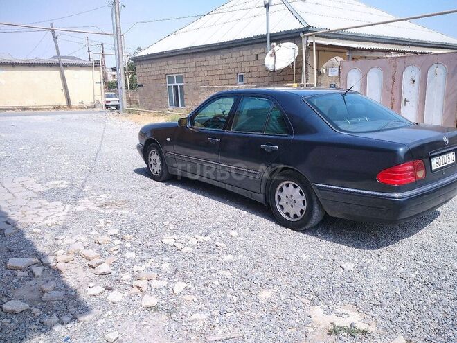 Mercedes E 220 2000, 280,000 km - 2.2 l - Bakı