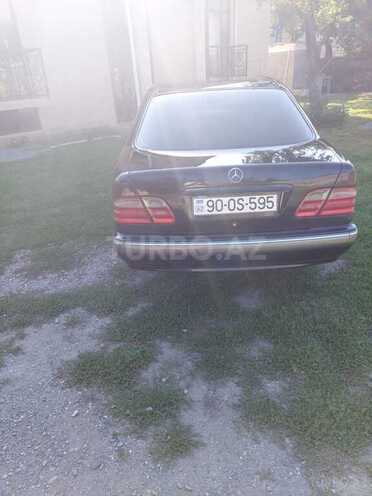 Mercedes E 320 2001, 313,000 km - 3.2 л - Balakən