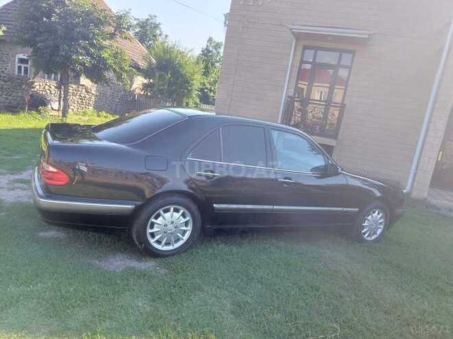 Mercedes E 320 2001, 313,000 km - 3.2 л - Balakən