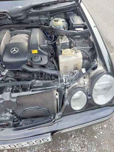 Mercedes E 320 2001, 313,000 km - 3.2 л - Balakən