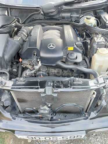 Mercedes E 320 2001, 313,000 km - 3.2 л - Balakən