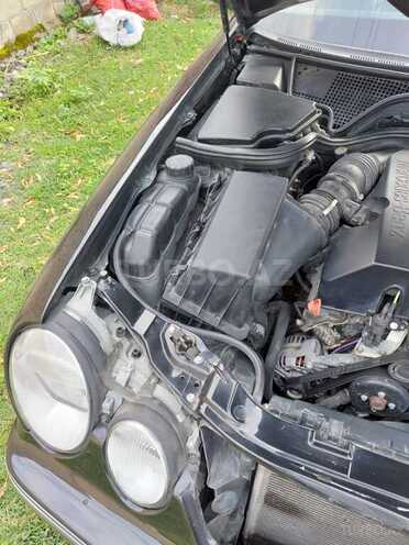 Mercedes E 320 2001, 313,000 km - 3.2 л - Balakən