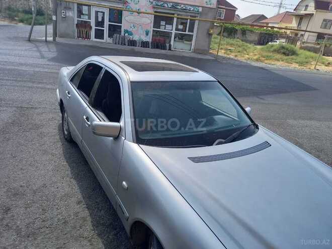 Mercedes E 220 1999, 300,000 km - 2.2 l - Bakı